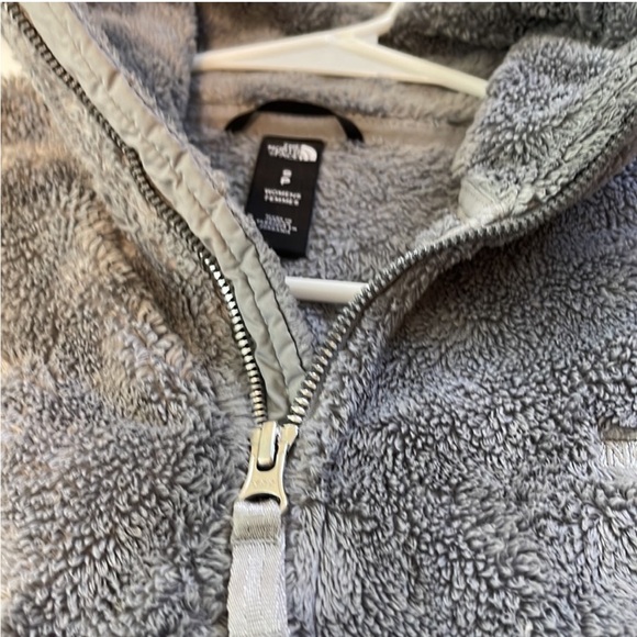 The North Face - Zip Up Soft Fuzzy Fleece New size small - Picture 6 of 6